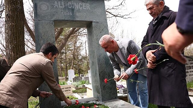 Efsane Başkan Ali Dinçer Mezarı Başında Anıldı