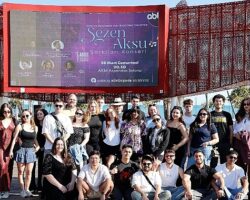 Erasmuslu gençlerden mini konser