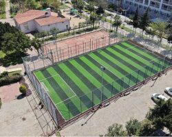 Göynük halı sahası yenilendi