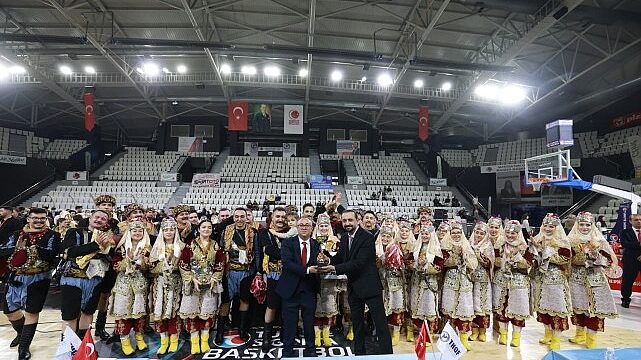 Halk Oyunları Yarışmasına Manisa Büyükşehir Belediyespor Damga Vurdu