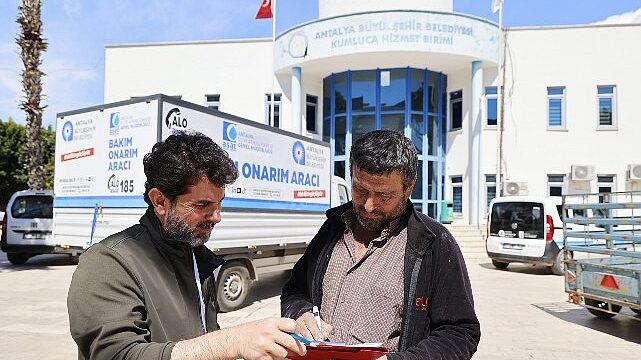 Hortum ve yağıştan zarar gören Kumlucalı çiftçilere sera naylonu desteği
