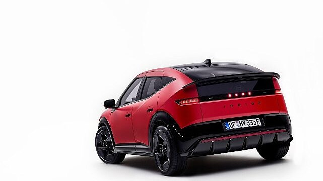 Hyundai IONIQ 3’ü Milano Tasarım Haftası’nda Tanıttı.