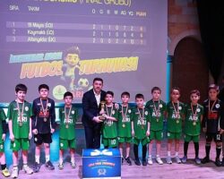 İlkokullar Arası Futbol Turnuvasında Kupa Töreni Yapıldı