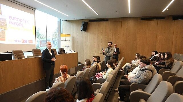 İnegöl Belediyesi’nden Gençlere Avrupa Fırsatı: DiscoverEU Tanıtım Etkinliği Düzenlendi