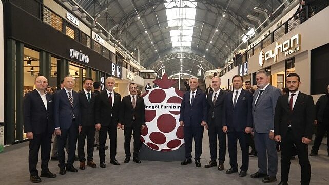 İnegöl Mobilyası Vitrine Çıktı