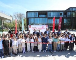 İnegöl’ün Küçük Sanatçılarının Eserleri 23 Nisan Özel Sergisinde Görücüye Çıktı