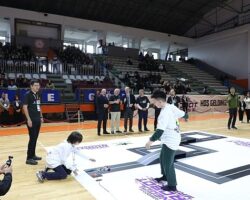 İnegöl’ün Mucitleri Robotlarını Yarıştırdı