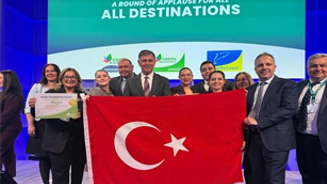 İzmir turizmde iddiasını büyütüyor