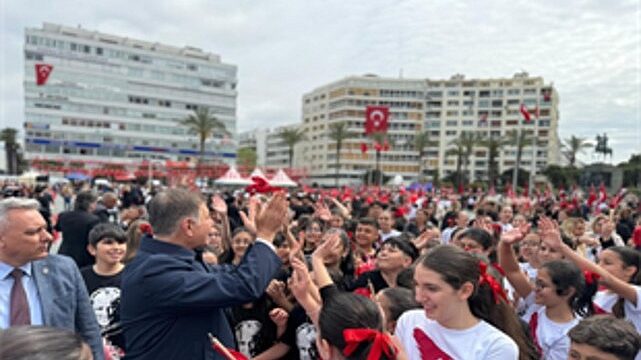 İzmir’de 23 Nisan coşkusu