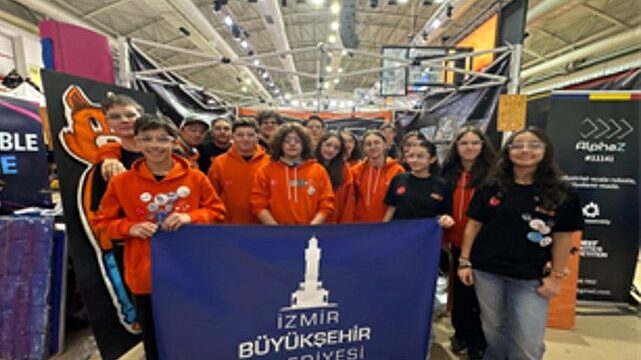 İzmirli gençlerden uluslararası arenada teknoloji zaferi
