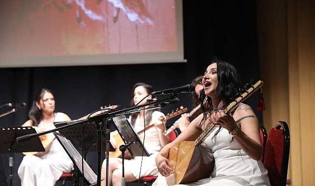 “Kadın Kadına Türküler Konseri” büyük beğeni topladı