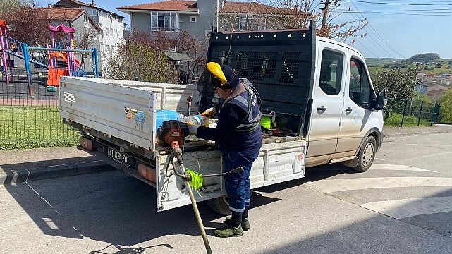 Kandıra’da Ot Biçme ve İlaçlama Seferberliği