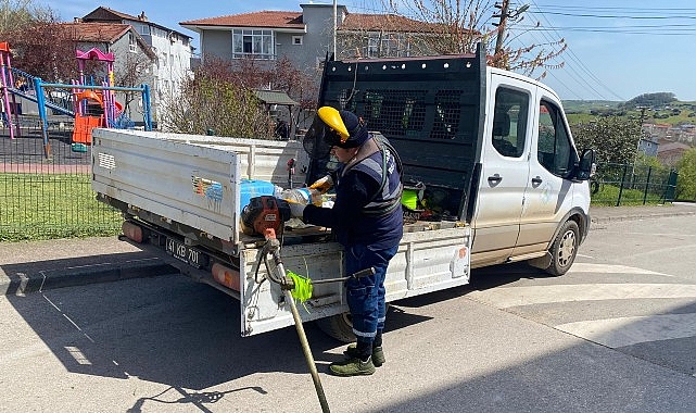 Kandıra’da Ot Biçme ve İlaçlama Seferberliği