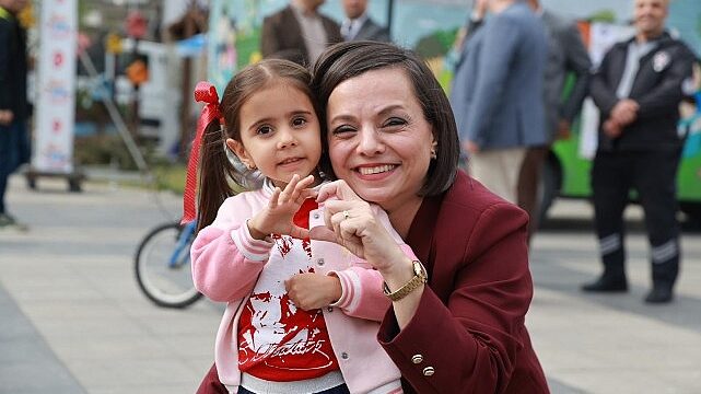 Karabağlar ’da Çocuklar Bayramlarını Doyasıya Yaşadı