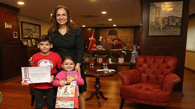 Karşıyaka Belediyesi yılın kitap tutkunlarını seçti
