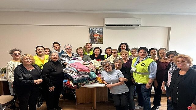 Karşıyaka’nın çınarlarından yürekleri ısıtan dayanışma örneği