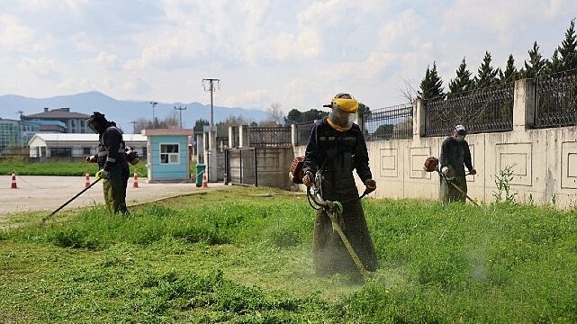 Kartepe’de Yeşil Alanlarda Bakım Seferberliği