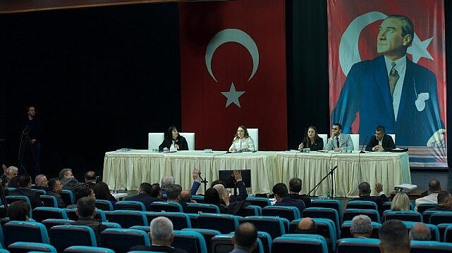 Konak Meclisi’nden ruhsat ücretlerine düzenleme hamlesi