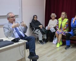 Konak’ın İleri Yaş Merkezi’nde hareketli yaşam semineri