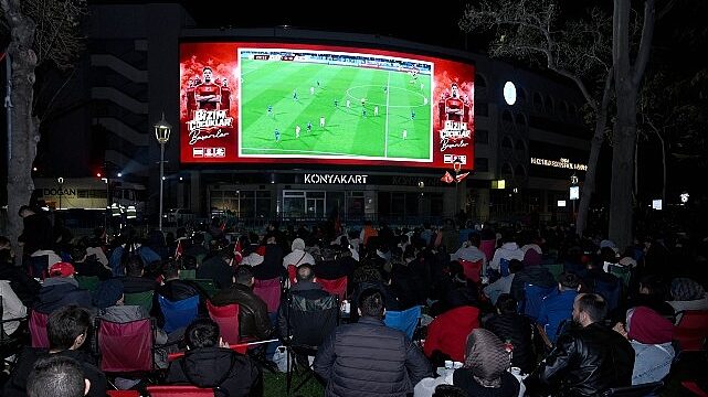 Konyalılar Milli Coşkuyu Dev Ekrandan Takip Etti