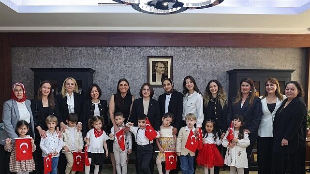 Kreş öğrencilerinden başkan Köymen’e 23 Nisan ziyareti