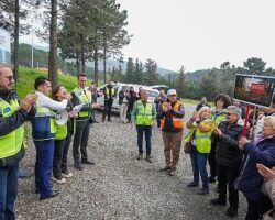 Maltepe’de, belediye-gönüllü iş birliğiyle ormanlık alan çöplerden arındırıldı