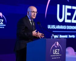 Mehmet Şimşek’ten  UEZ’de güçlü ekonomi vurgusu:     Şoklara karşı hazırlıklıyız, program çalışıyor