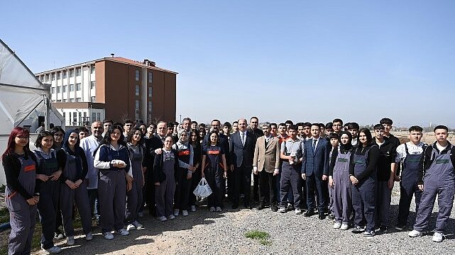 Milletvekili Baykan ve Başkan Altay Lise Öğrencileriyle Buluştu