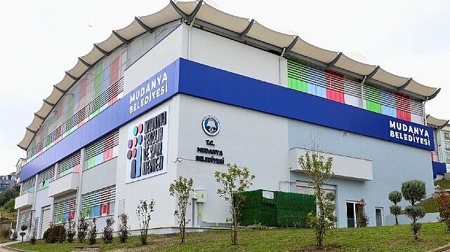‘Mudanya Gençlik ve Spor Merkezi’ hizmete açıldı