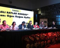 Muhsin Ertuğrul Okumaları “Paslı Raylar Korosu” Oyununa Yoğun İlgi