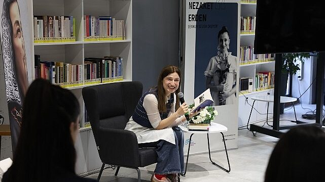 Nezaket Erden, “Sennur Sezer” şiirleri okudu