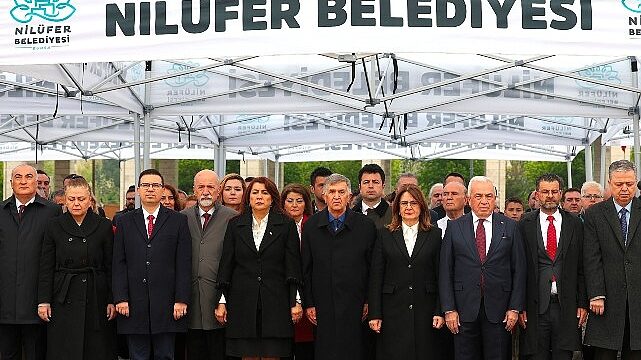 Nilüfer, 23 Nisan’ı Cumhuriyet Meydanı’nda kutladı