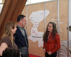 Nilüfer Açıkalın Osmangazi’de Okurlarıyla Buluştu