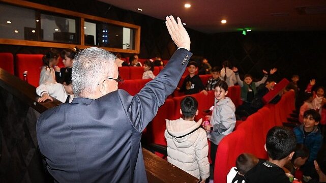 Öğrencilerden sinema keyfi