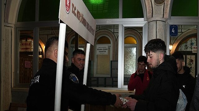 Okul Saldırısında Hayatını Kaybeden Öğretmen Ve Öğrenciler İçin Keçiören’deki Camilerde Mevlit Okutuldu