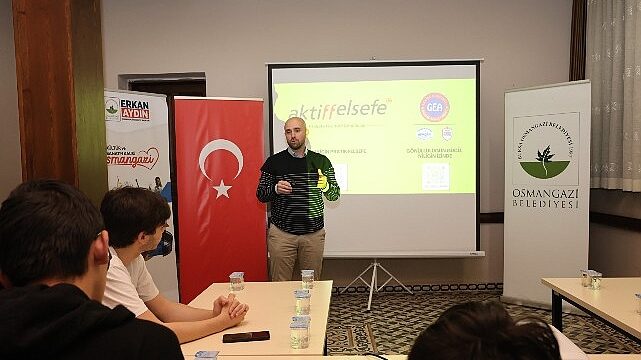 Osmangazi Belediyesi’nden Gençlere Eleştirel Düşünce Atölyesi