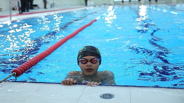 Osmangazi Yüzme Şenliği’nde Kazananlar Kupalarını Aldı
