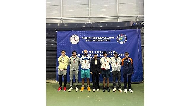 Osmangazi’nin Şampiyon Raketlerinden Büyük Başarı