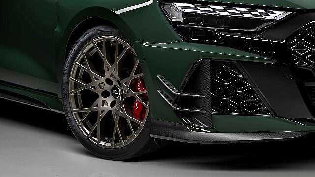 Pirelli, yeni Audi RS 5 ve Audi RS 3 competition limited modelleri için motor sporları DNA’sına sahip P Zero R lastiklerini geliştirdi