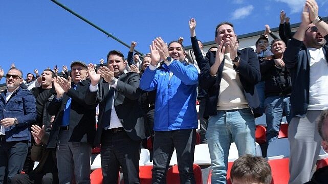 Şampiyonluk Meşalesi Bağlum’da Yakıldı