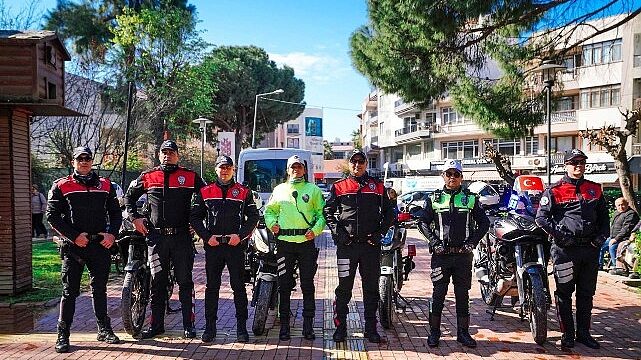 Seferihisar’da Türk Polis Teşkilatı’nın 181’inci kuruluş yıl dönümü ve Polis Haftası, düzenlenen törenlerle kutlandı