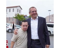 Sevgiyle atılan her adım, paylaşıldıkça çoğalan en değerli mutluluklara dönüşüyor