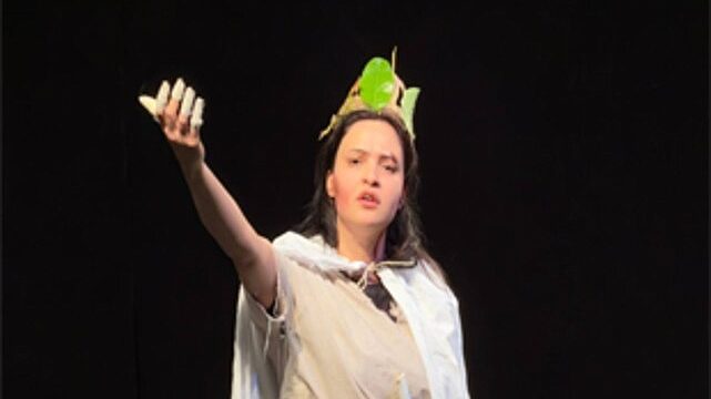 Üniversiteliler tiyatroda buluştu