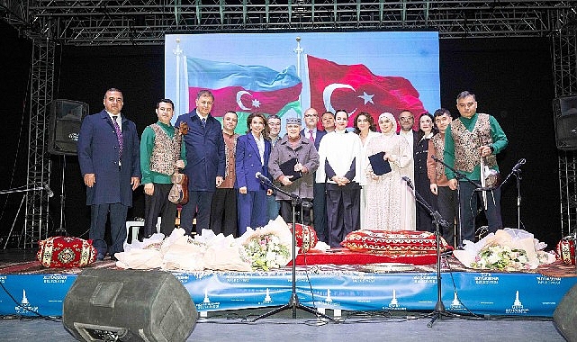40 yıllık kardeşlik şarkılarla kutlandı