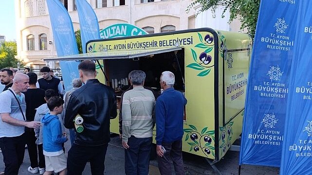 Aydın Büyükşehir Belediyesi Vatandaşlarla Bayramlaştı