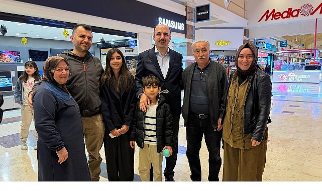 Başkan Altay Alışveriş Merkezinde Esnafla ve Vatandaşlarla Buluştu