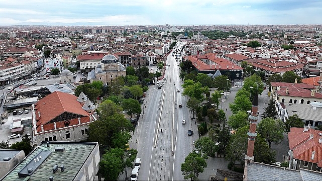 Başkan Altay Mevlana Caddesi’nde Yürütülen Çevre Düzenleme ve Meydan Yenileme Çalışmalarını İnceledi