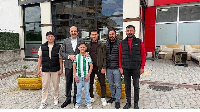 Başkan Altay ve Başkan Kavuş, Çeçenistan ve Ahmet Özcan Caddelerinde Esnafla Buluştu