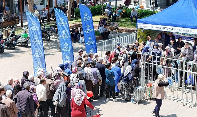 Başkan Çerçioğlu’nun Öncülüğünde Ata Tohumlarından Üretilen Fideler Vatandaşlarla Buluşuyor