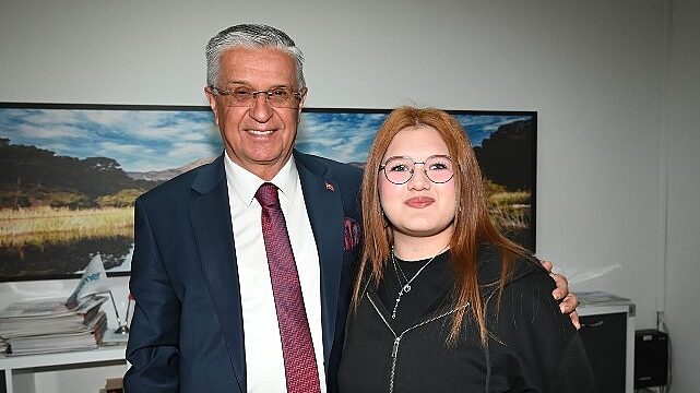Başkan Topaloğlu’na anlamlı hediye